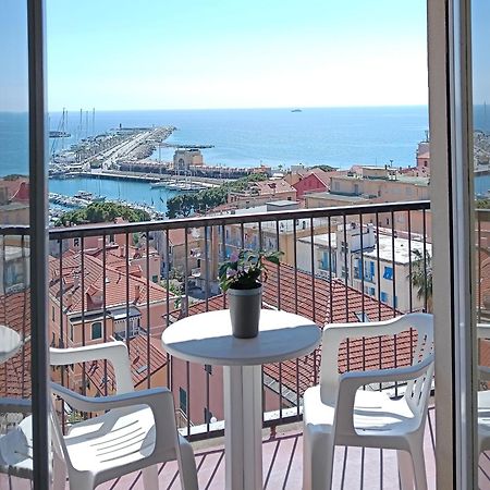 Hotel Robinia Imperia Ngoại thất bức ảnh
