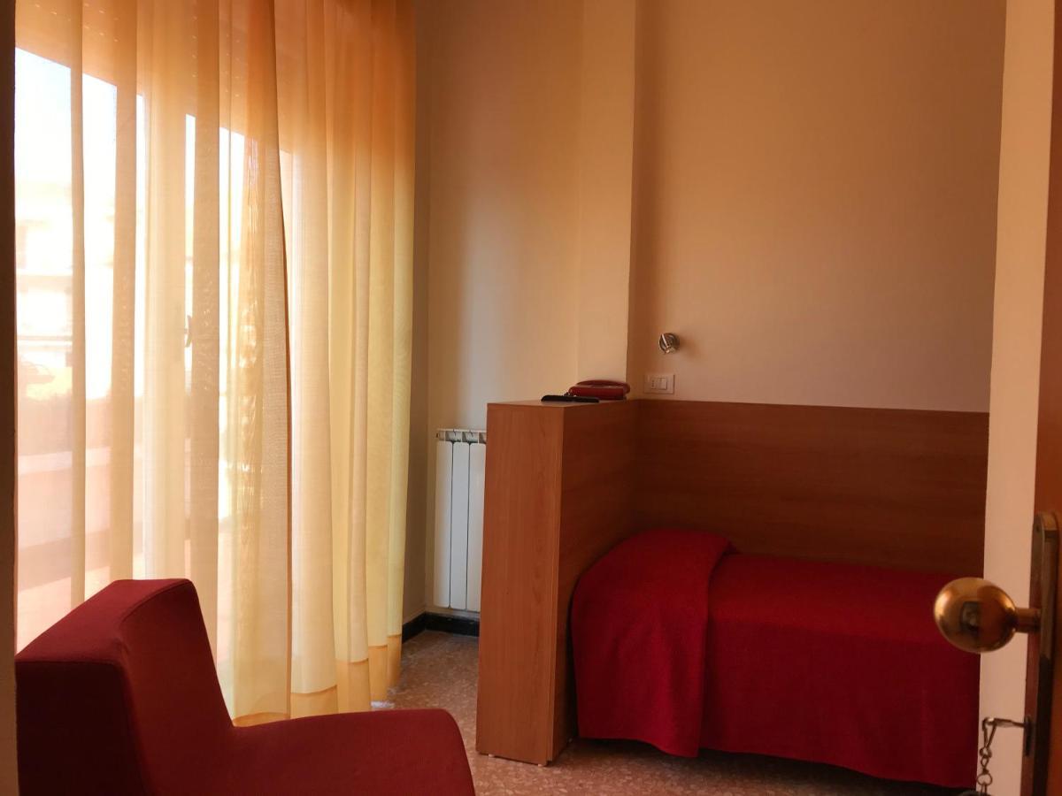 Hotel Robinia Imperia Ngoại thất bức ảnh