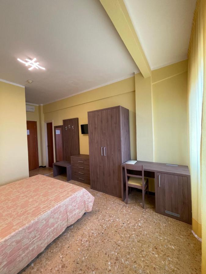 Hotel Robinia Imperia Ngoại thất bức ảnh