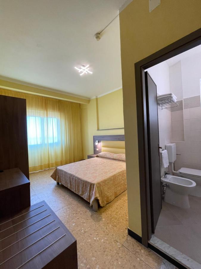 Hotel Robinia Imperia Ngoại thất bức ảnh