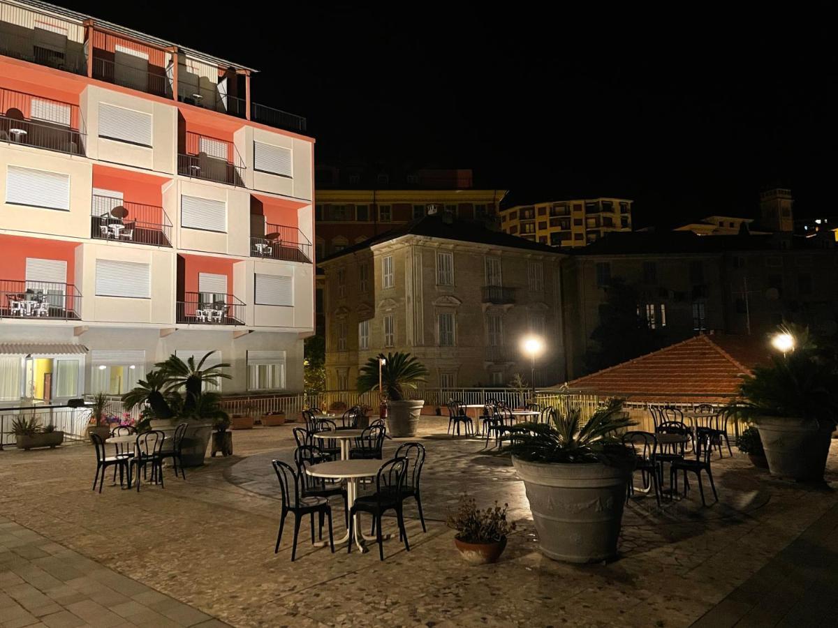 Hotel Robinia Imperia Ngoại thất bức ảnh