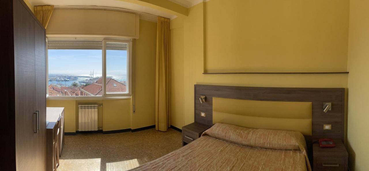Hotel Robinia Imperia Ngoại thất bức ảnh