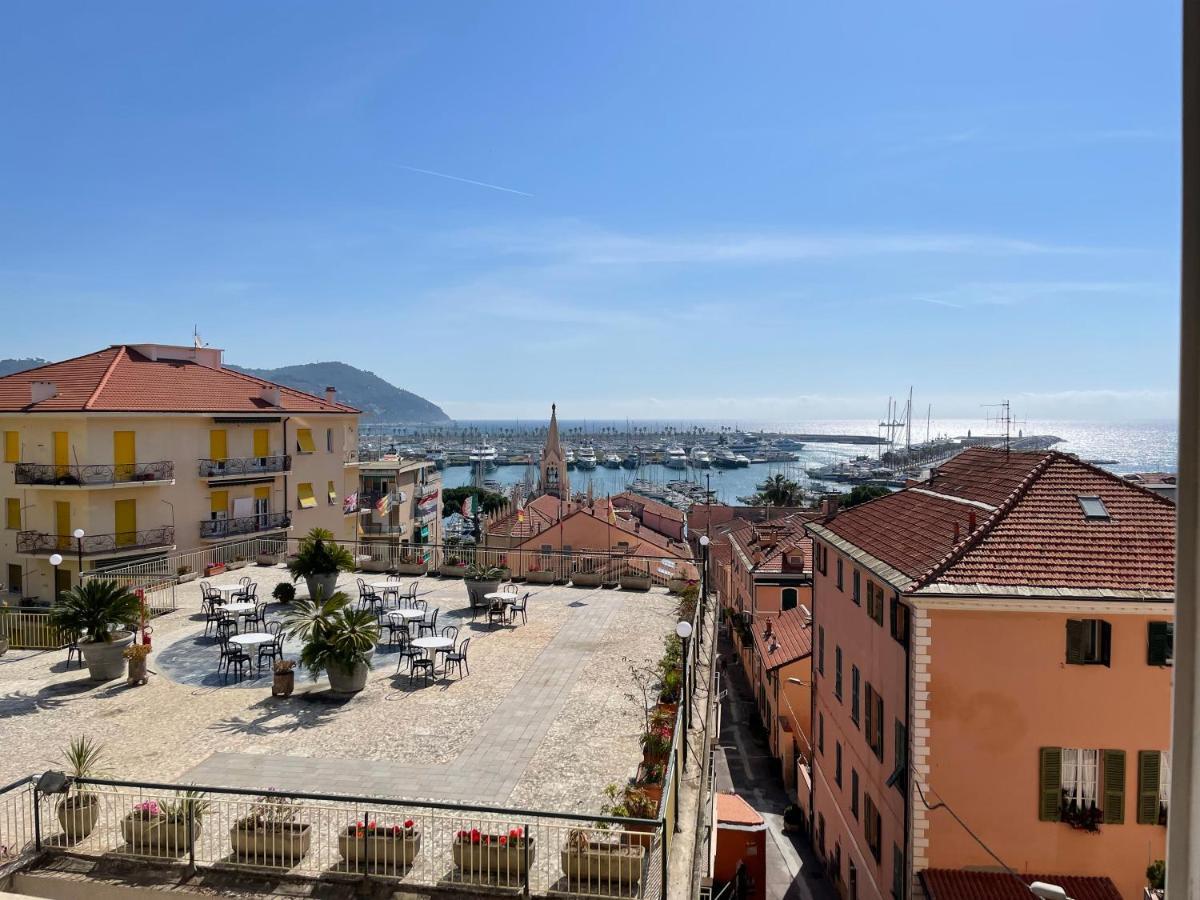 Hotel Robinia Imperia Ngoại thất bức ảnh