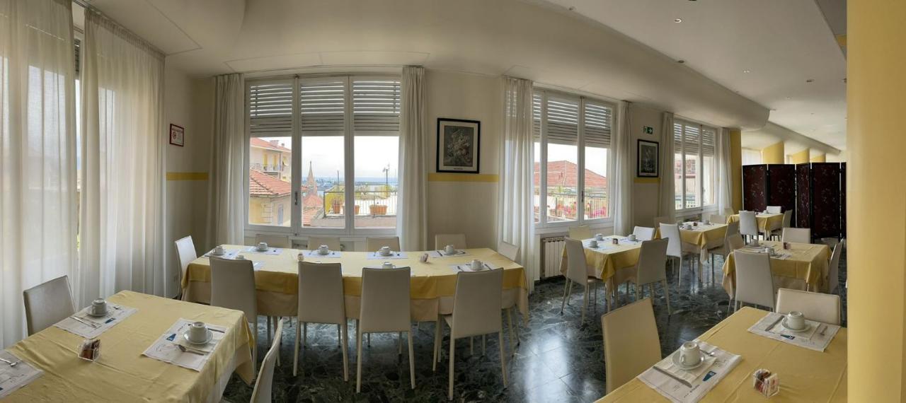 Hotel Robinia Imperia Ngoại thất bức ảnh