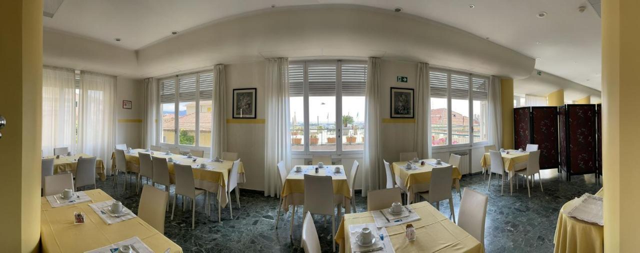 Hotel Robinia Imperia Ngoại thất bức ảnh