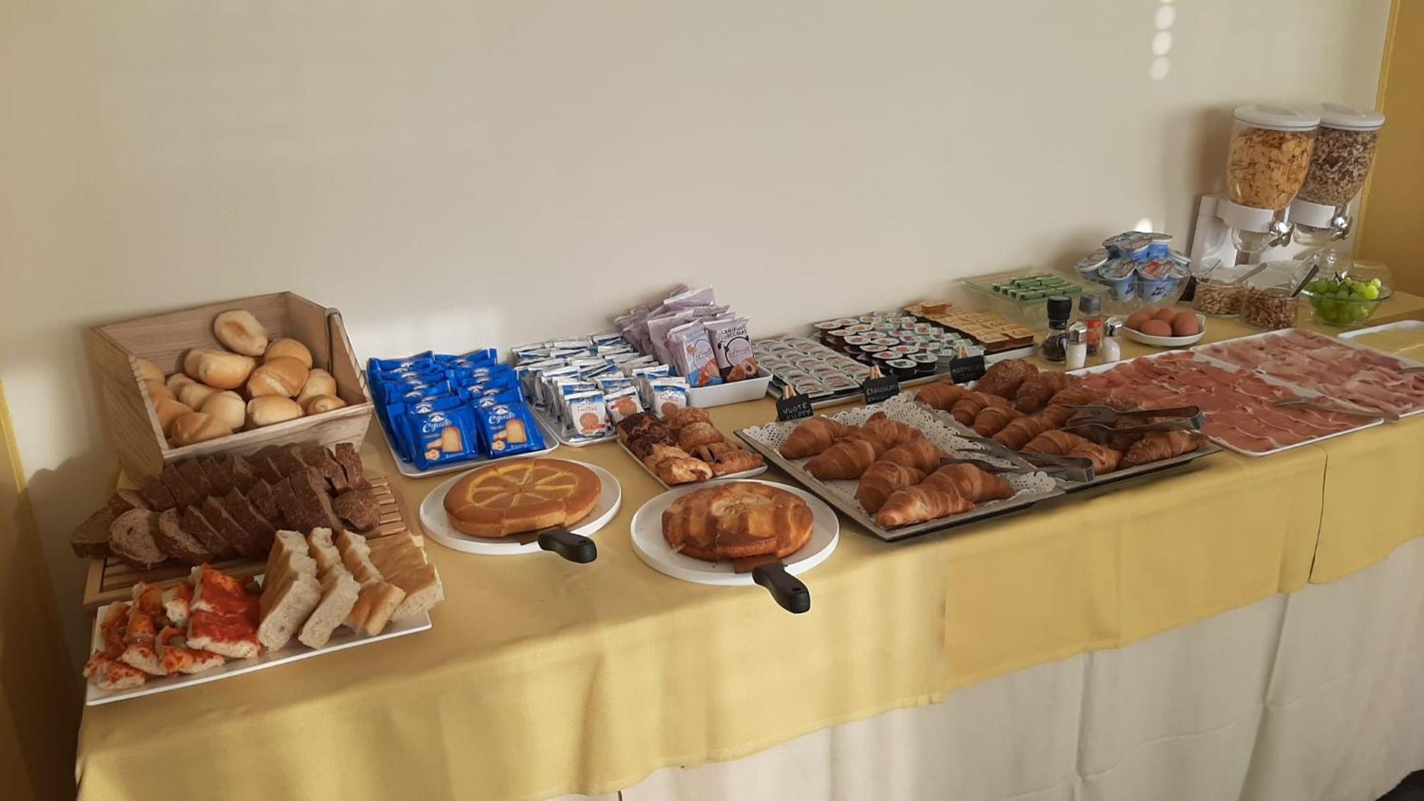 Hotel Robinia Imperia Ngoại thất bức ảnh