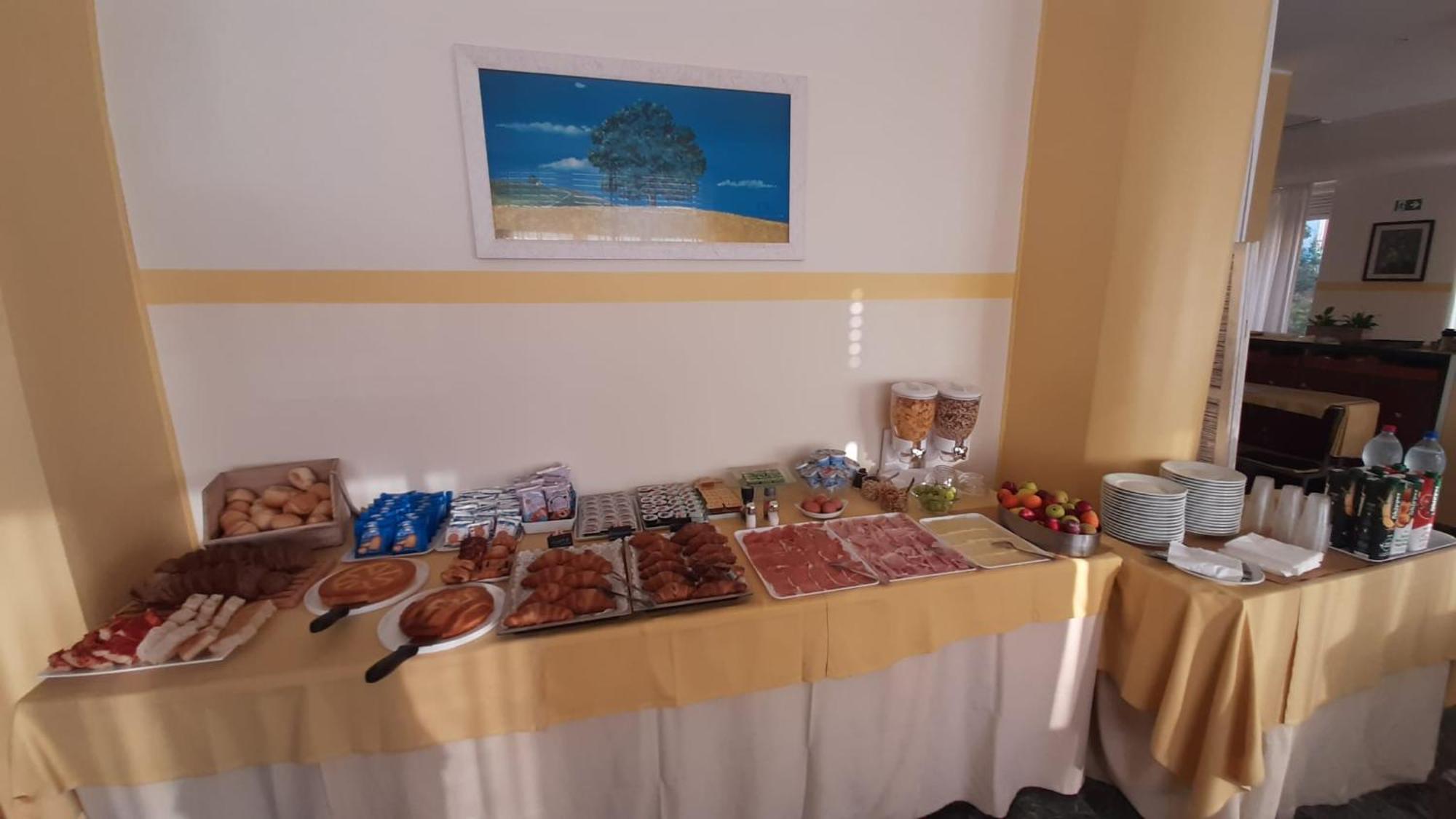 Hotel Robinia Imperia Ngoại thất bức ảnh