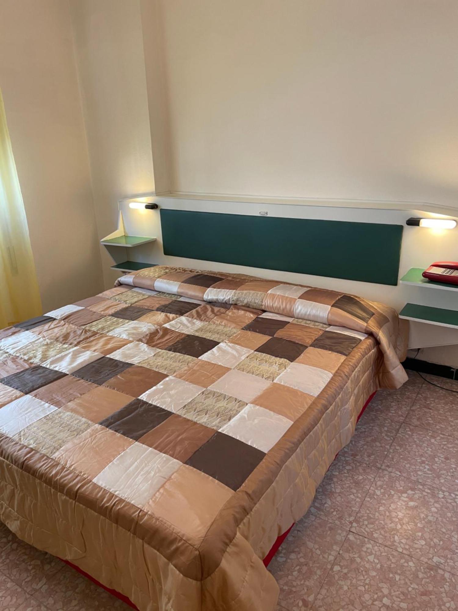 Hotel Robinia Imperia Phòng bức ảnh