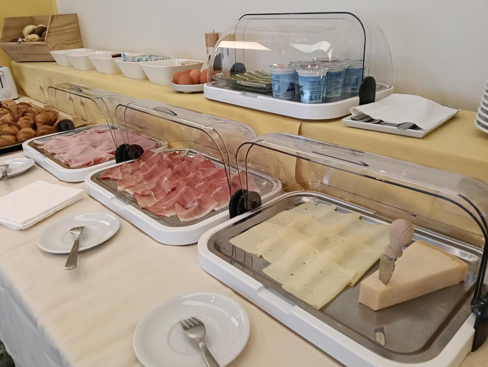 Hotel Robinia Imperia Ngoại thất bức ảnh