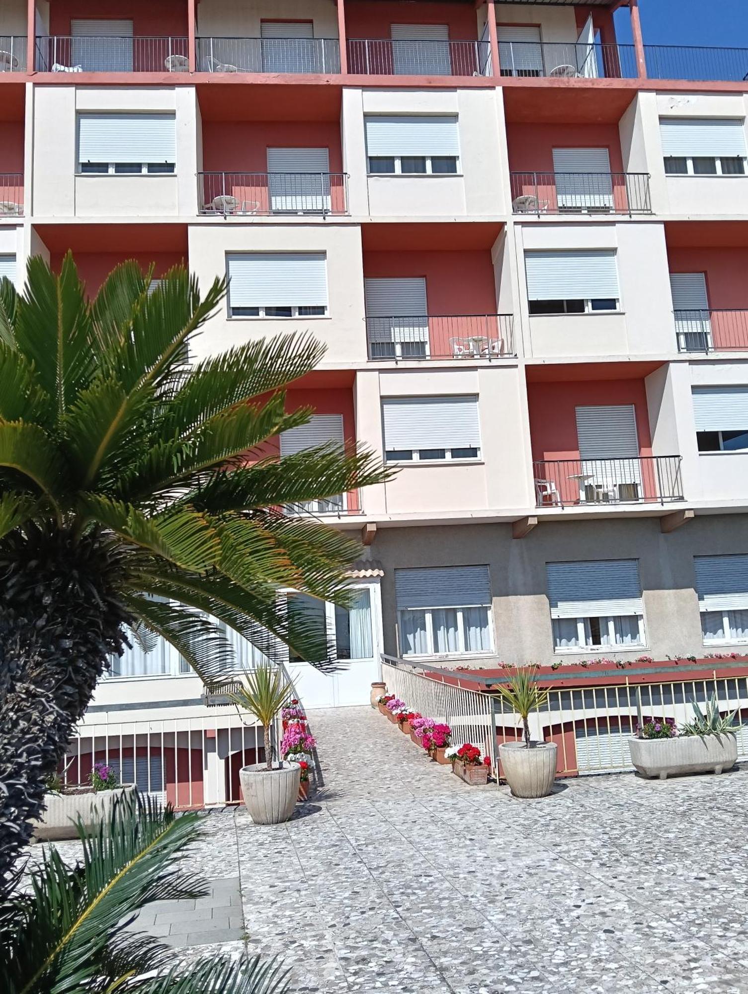 Hotel Robinia Imperia Ngoại thất bức ảnh