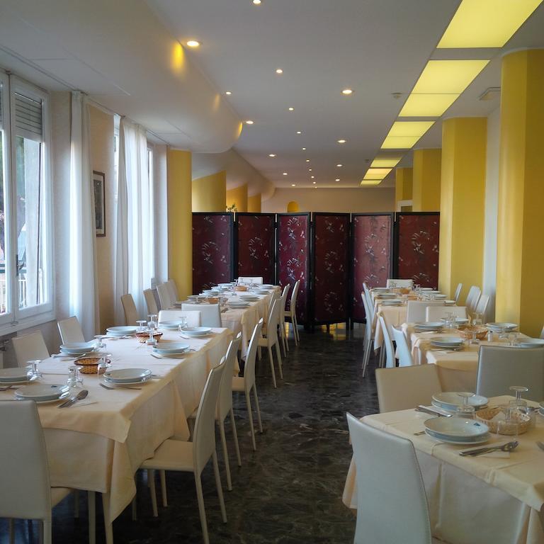 Hotel Robinia Imperia Ngoại thất bức ảnh